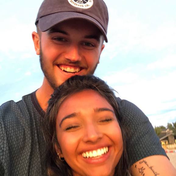 Meet your Posher, Cam - Picture 1 of 1